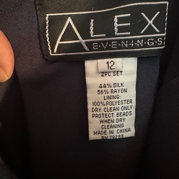 Asymmetrical Sleeveless Cocktail Dress - Picture 2 of 10